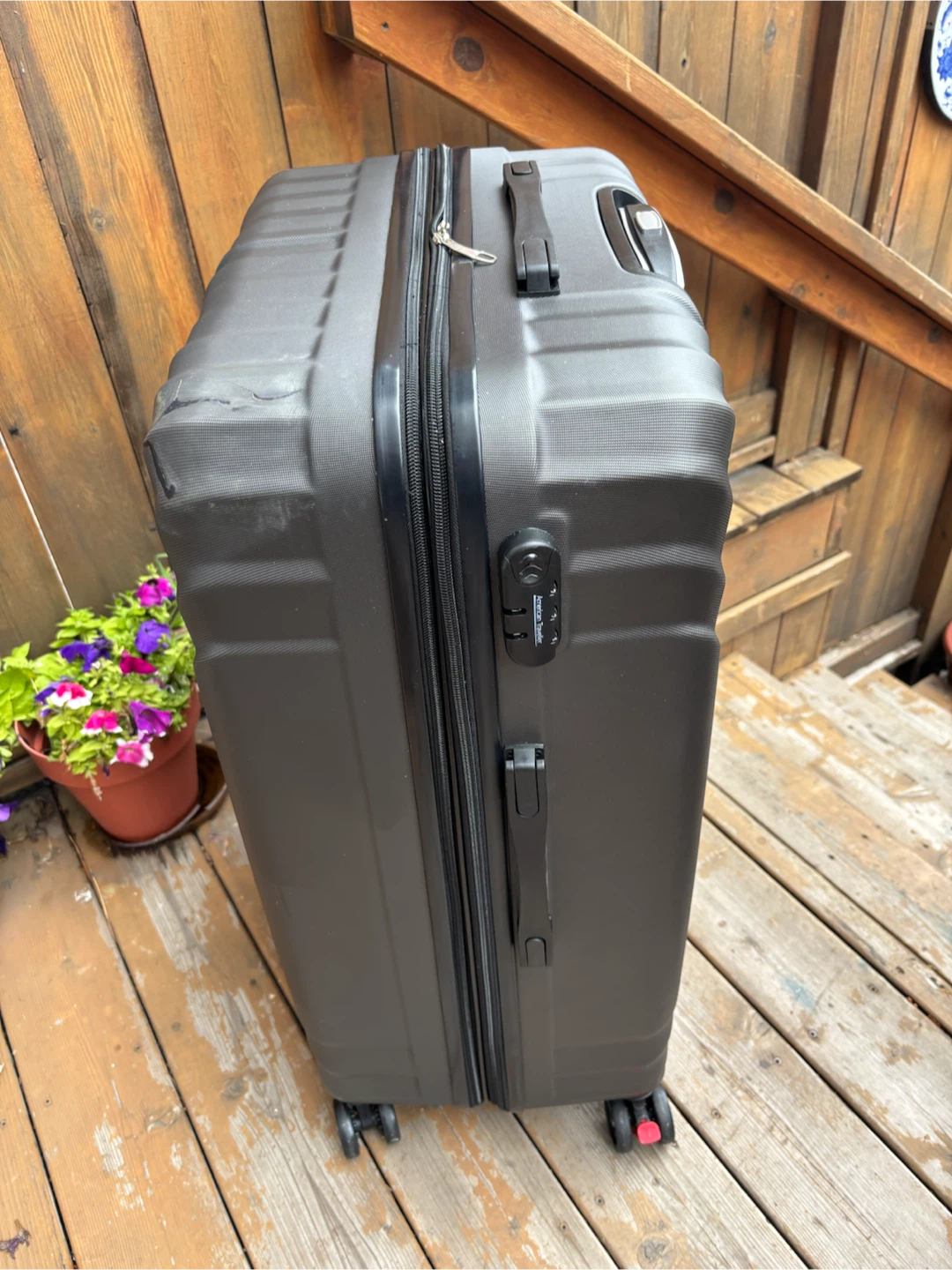 Skyway Luggage - Large Suitcase - photo 4