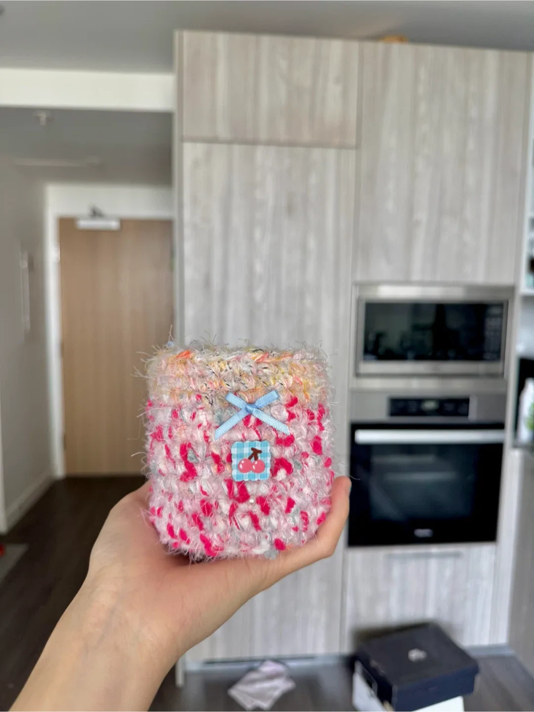 Moving sale- handmade crochet pen holder - photo 3