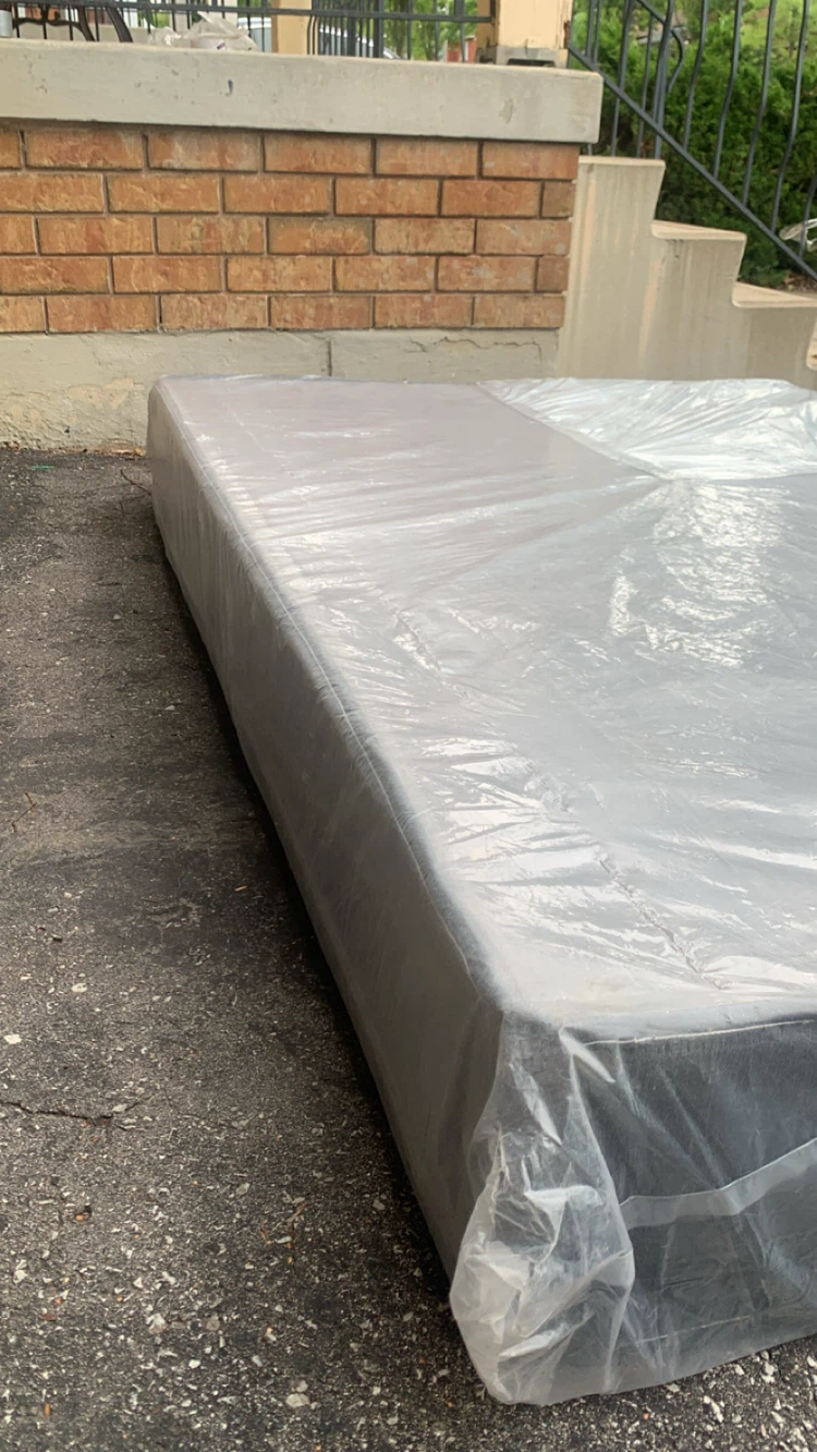 Queen Size Bed - photo 5