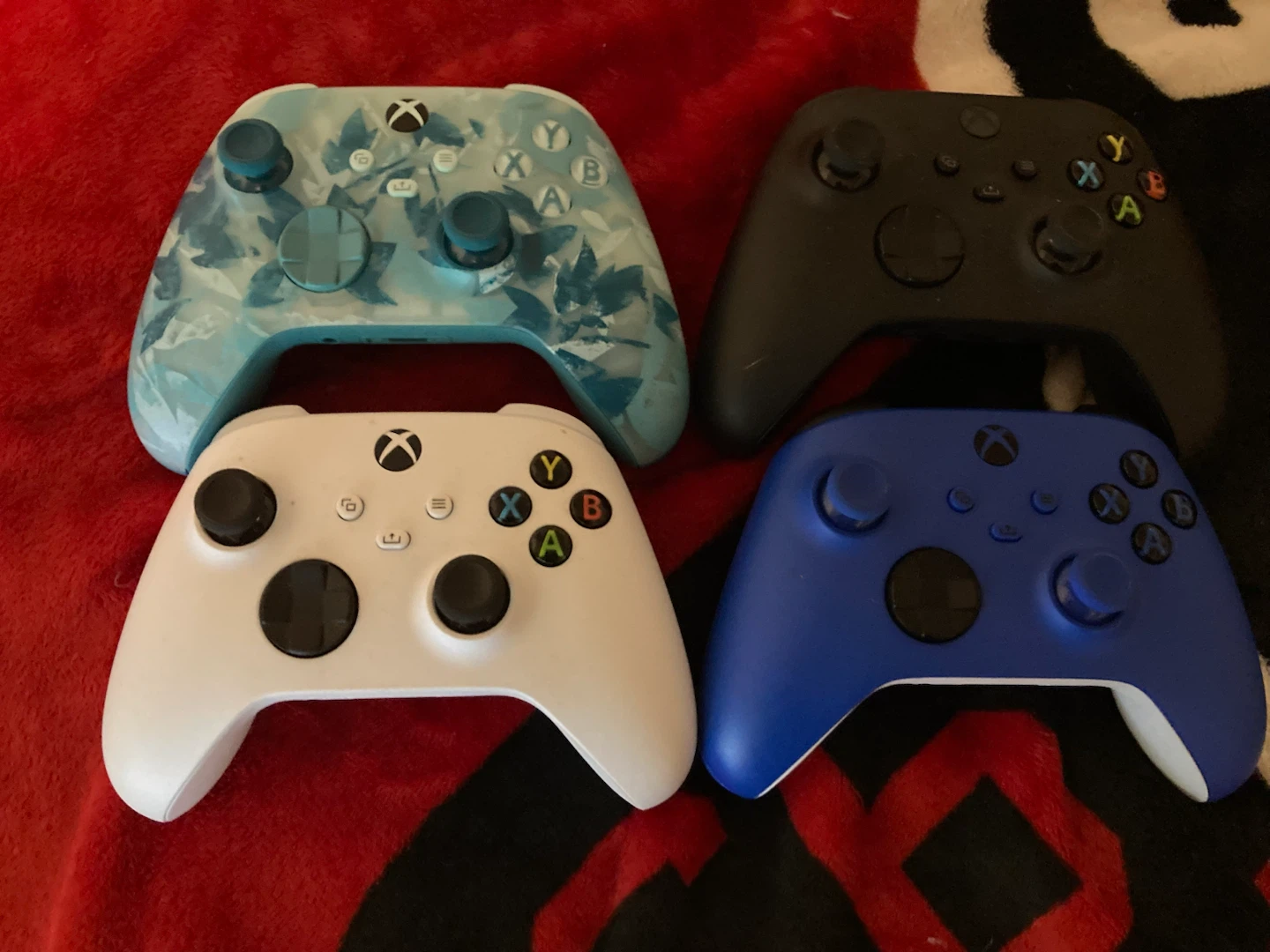 Xbox Wireless Controllers (4)
