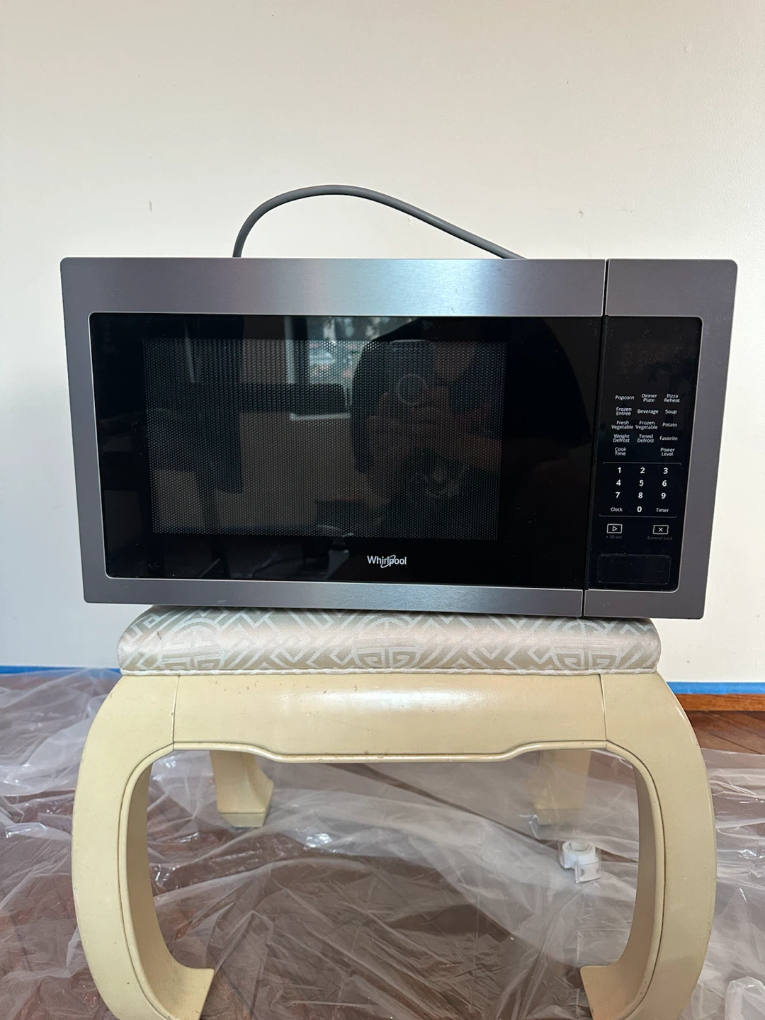 Whirlpool 1.6 Cu. Ft. Countertop Microwave 1200W