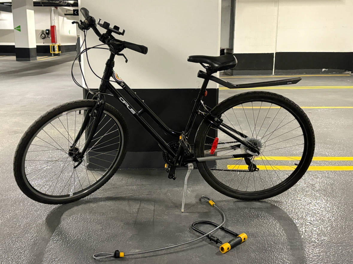 Black Opus Women's Hybrid Bike - photo 3