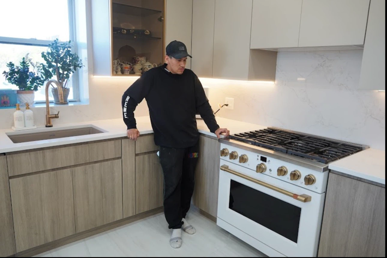 Kitchen Cabinets & Quartz Countertops - photo 2