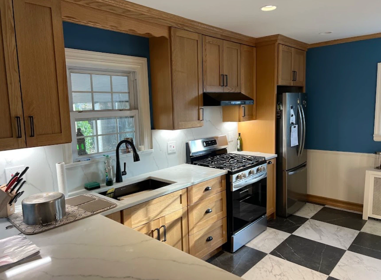 Kitchen Cabinets & Quartz Countertops - photo 4