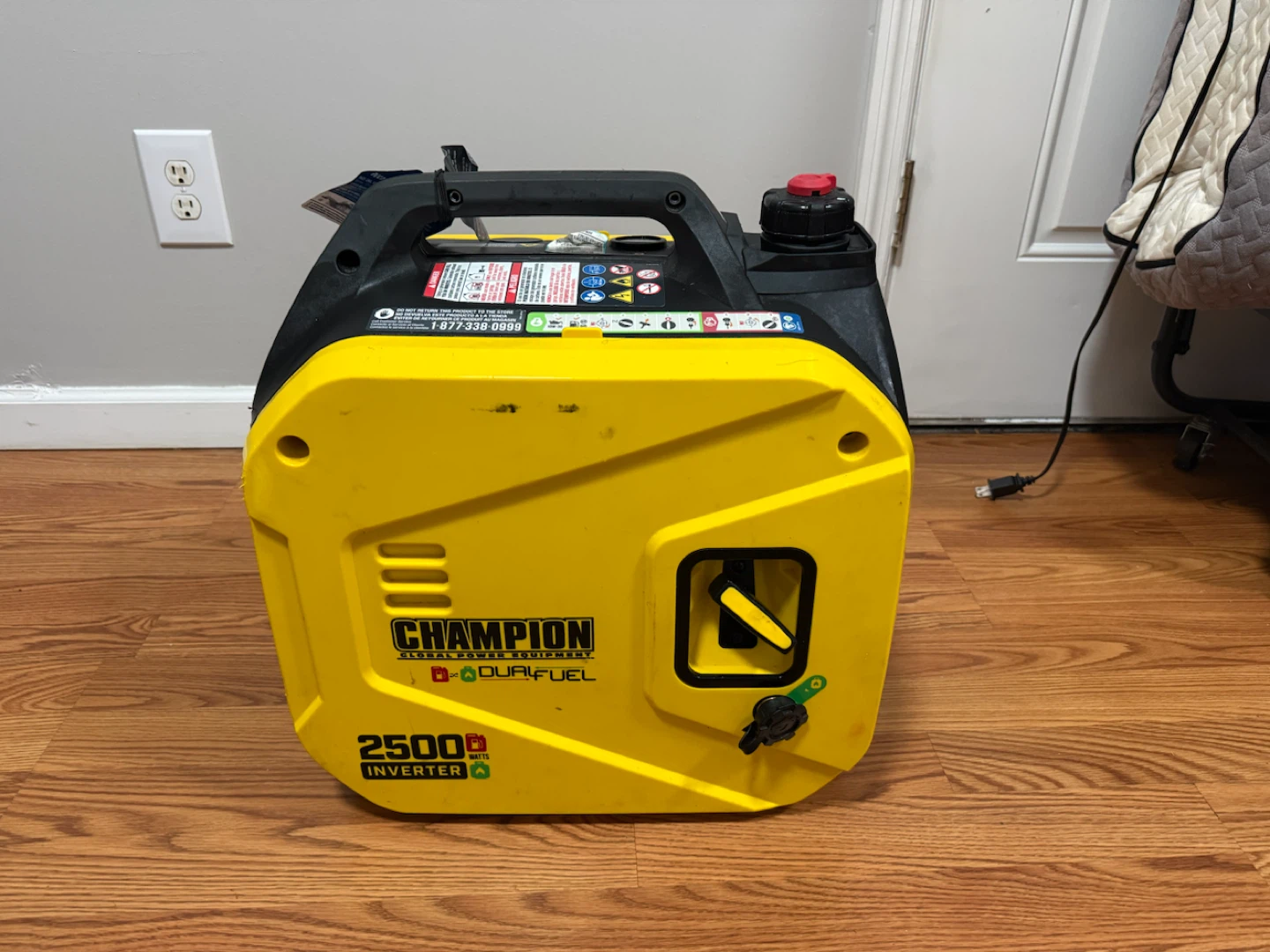 Champion 2500W Dual Fuel Inverter Generator