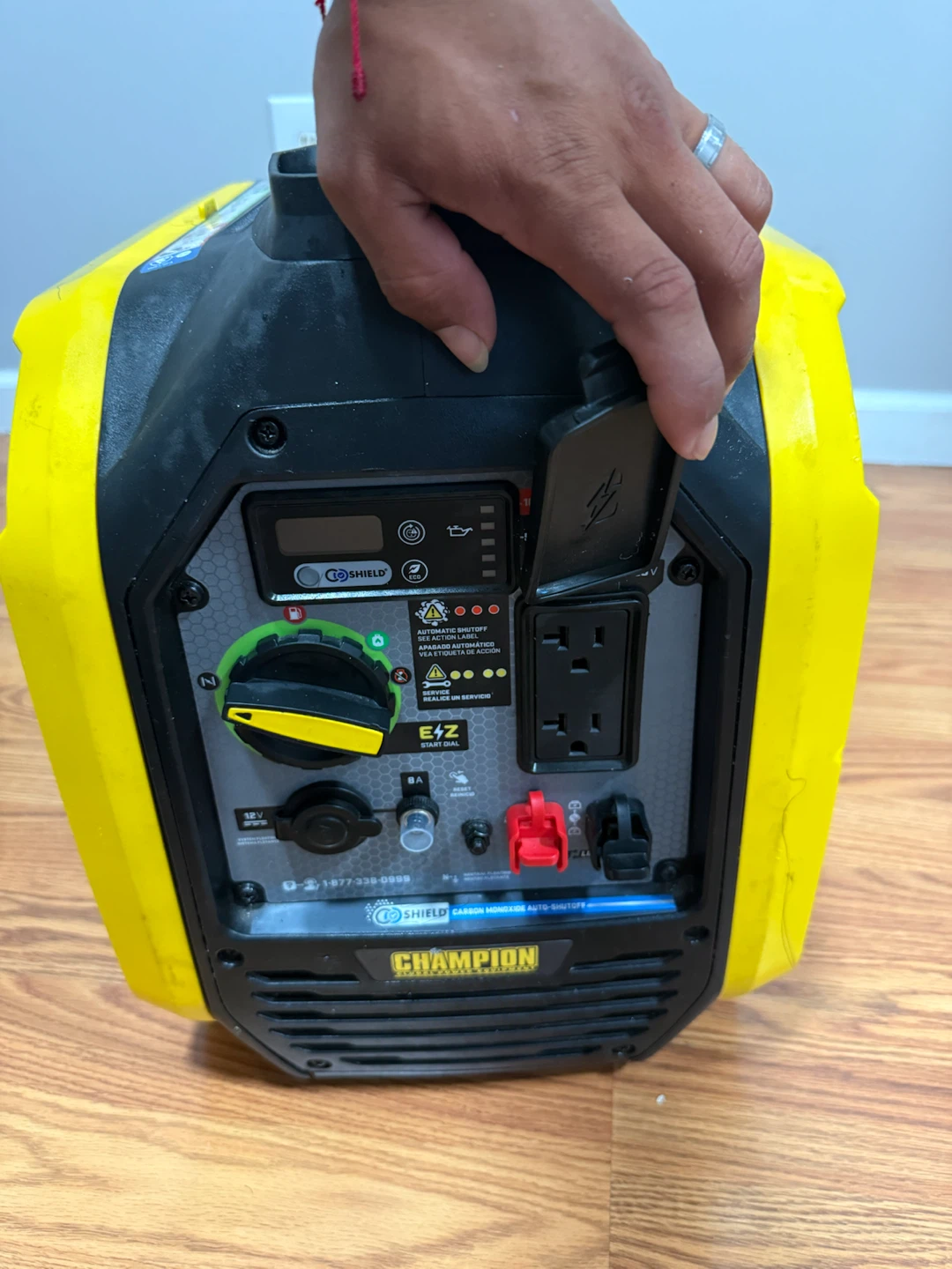 Champion 2500W Dual Fuel Inverter Generator - photo 3