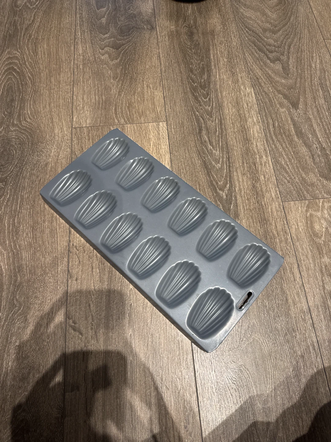 Grey 12-Cavity Madeleine Baking Pan