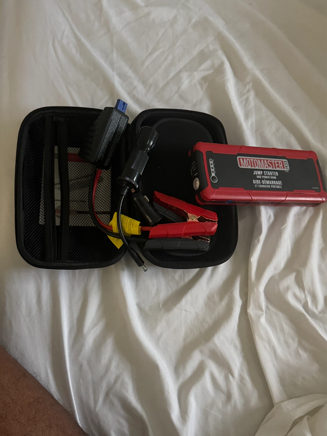 Motomaster Jump Starter - photo 2