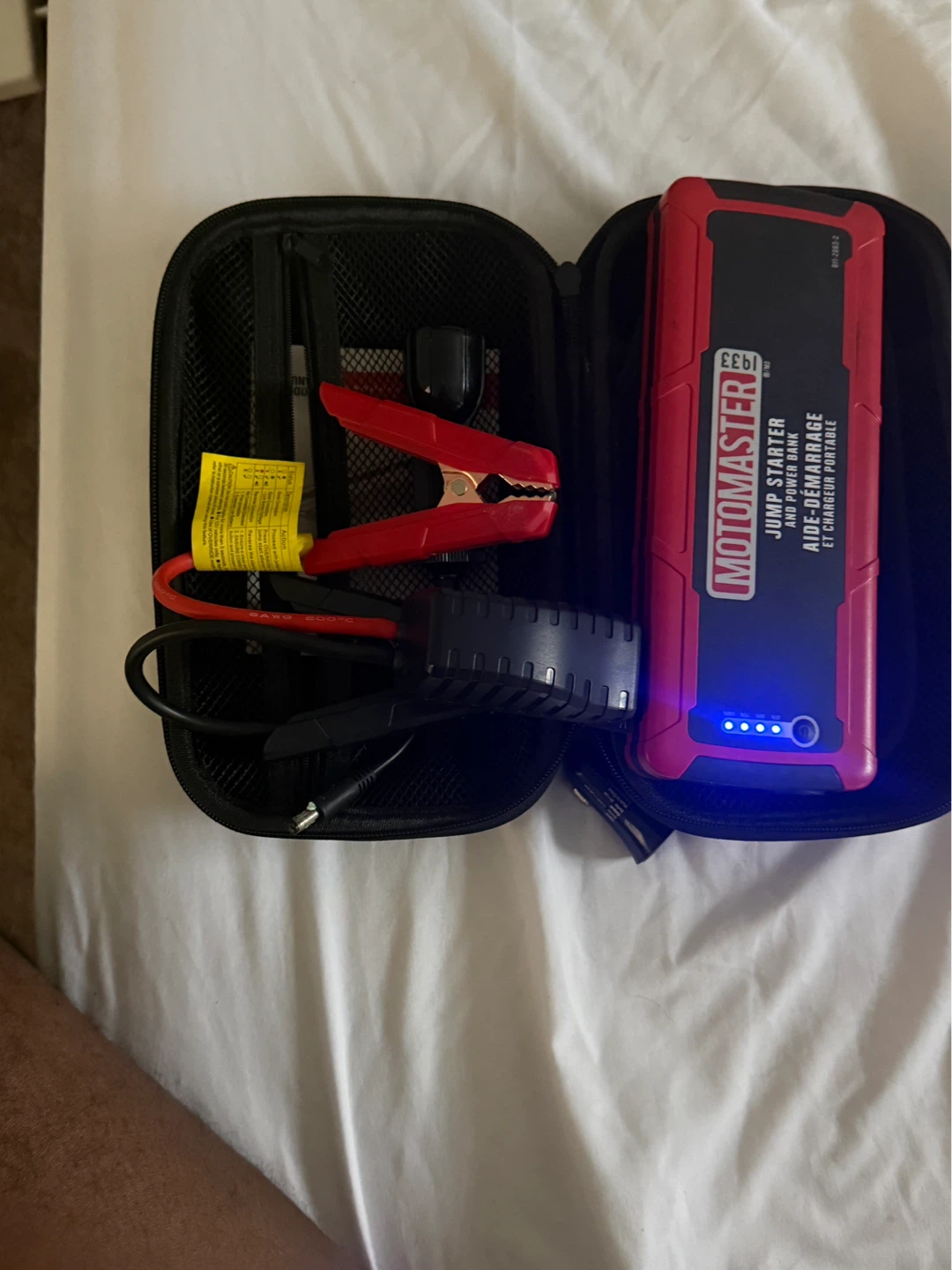 Motomaster Jump Starter - photo 3
