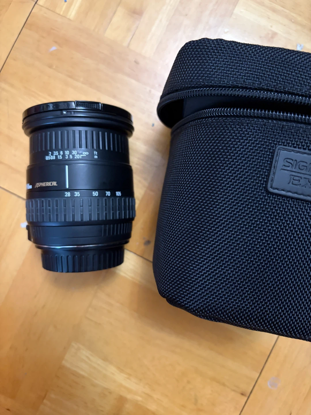Sigma Zoom 28-105mm 1:2.8-4 Aspherical Lens
