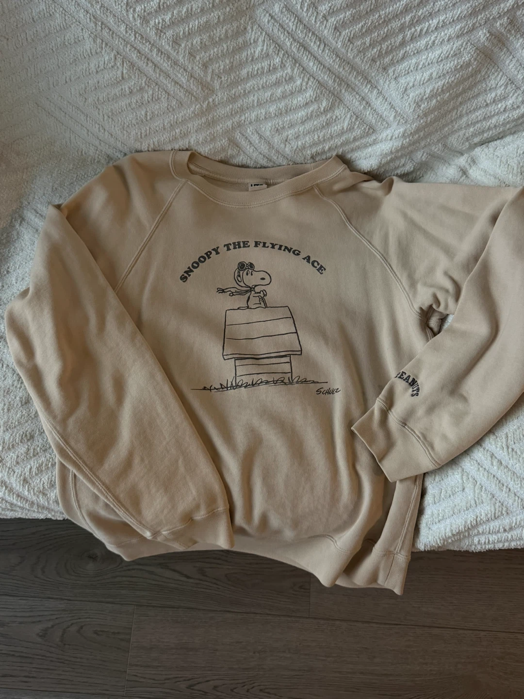 UNIQLO Snoopy The Flying Ace Graphic Sweatshirt
