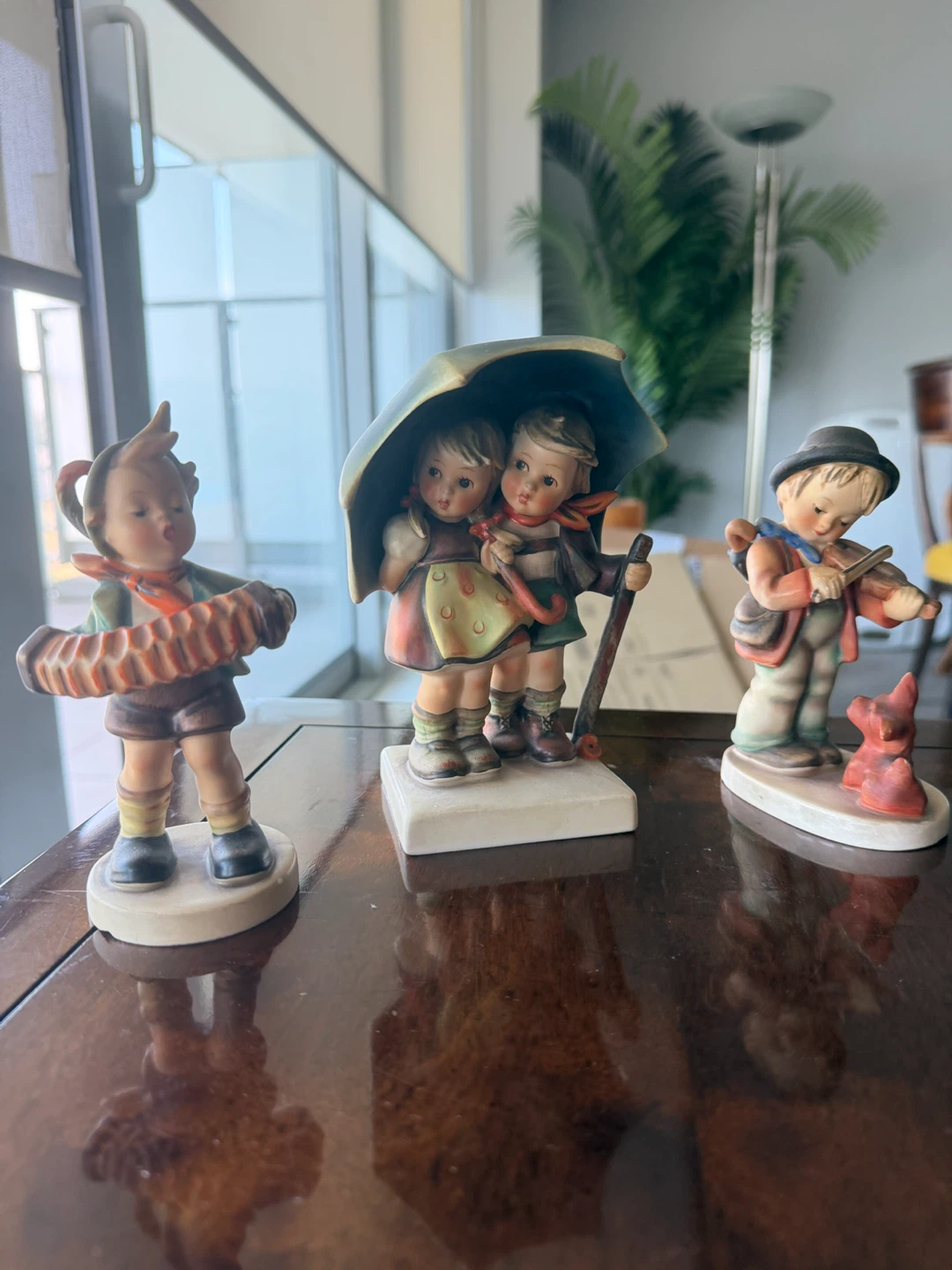 Hummel figurines set of 3 - photo 2