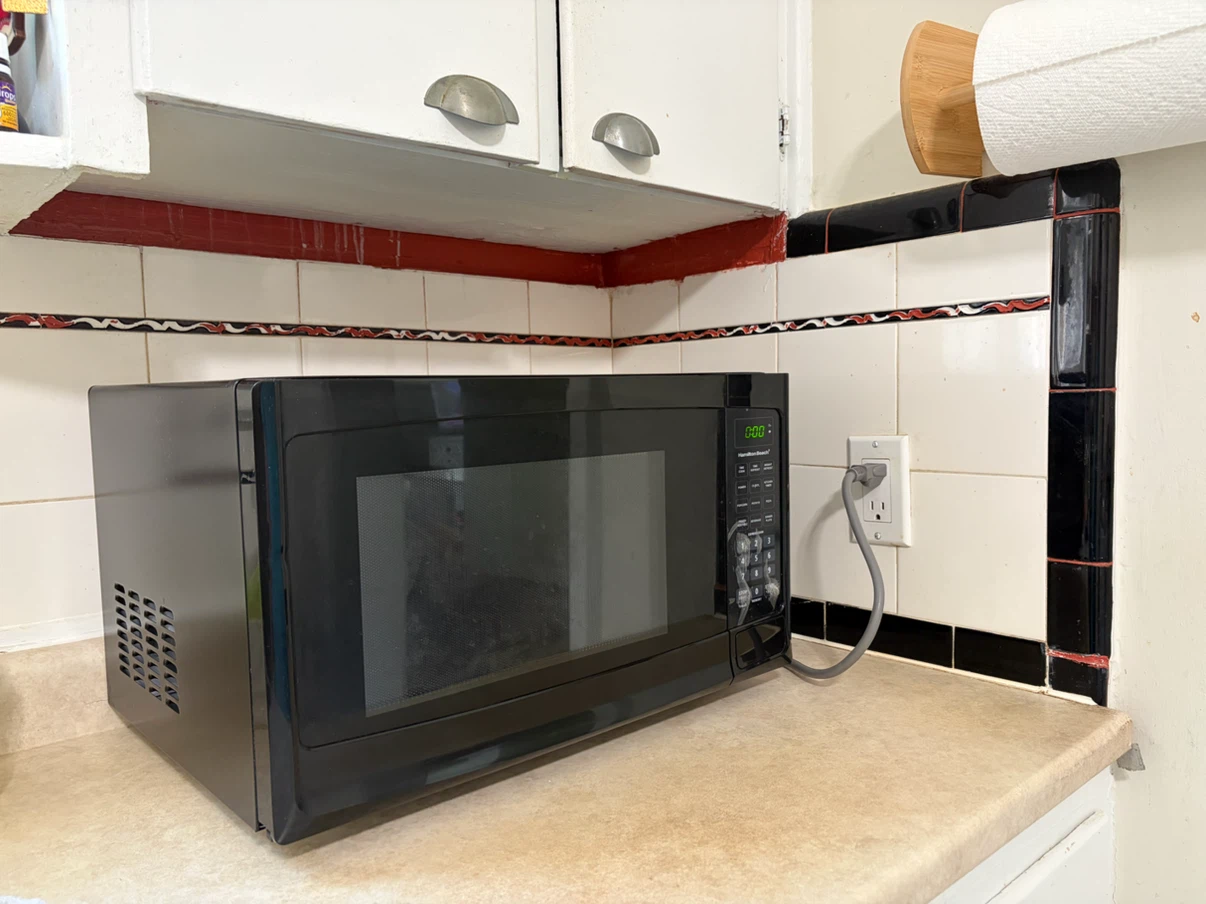 Hamilton Beach 1.1 Cu. Ft. Compact Microwave