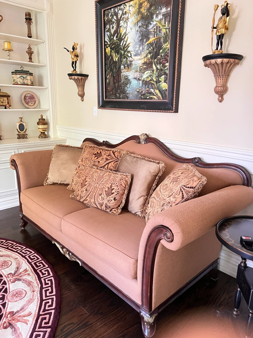 Elegant Tufted Sofa with Decorative Pillows - photo 3
