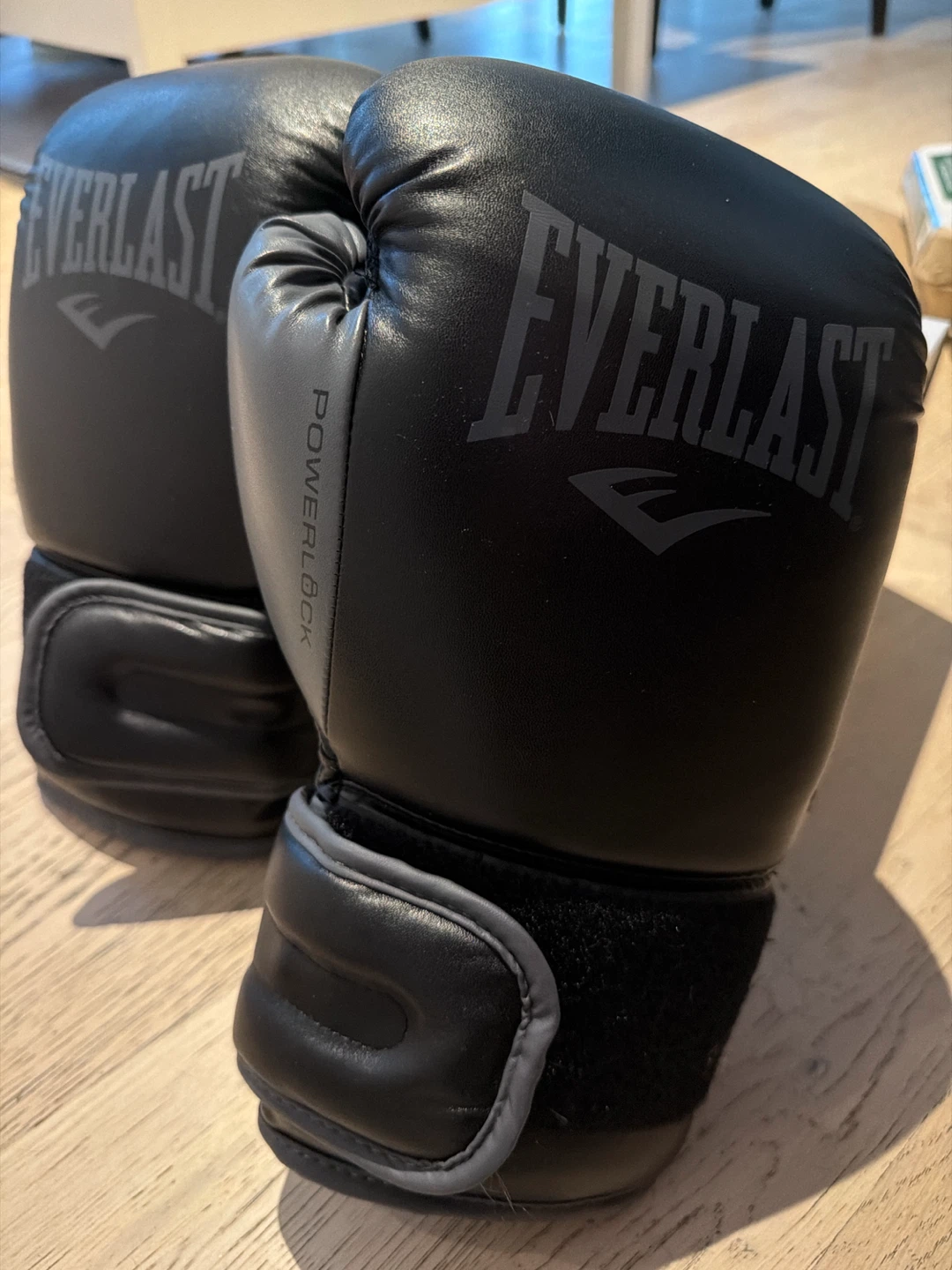 Everlast PowerLock Boxing Gloves 16oz