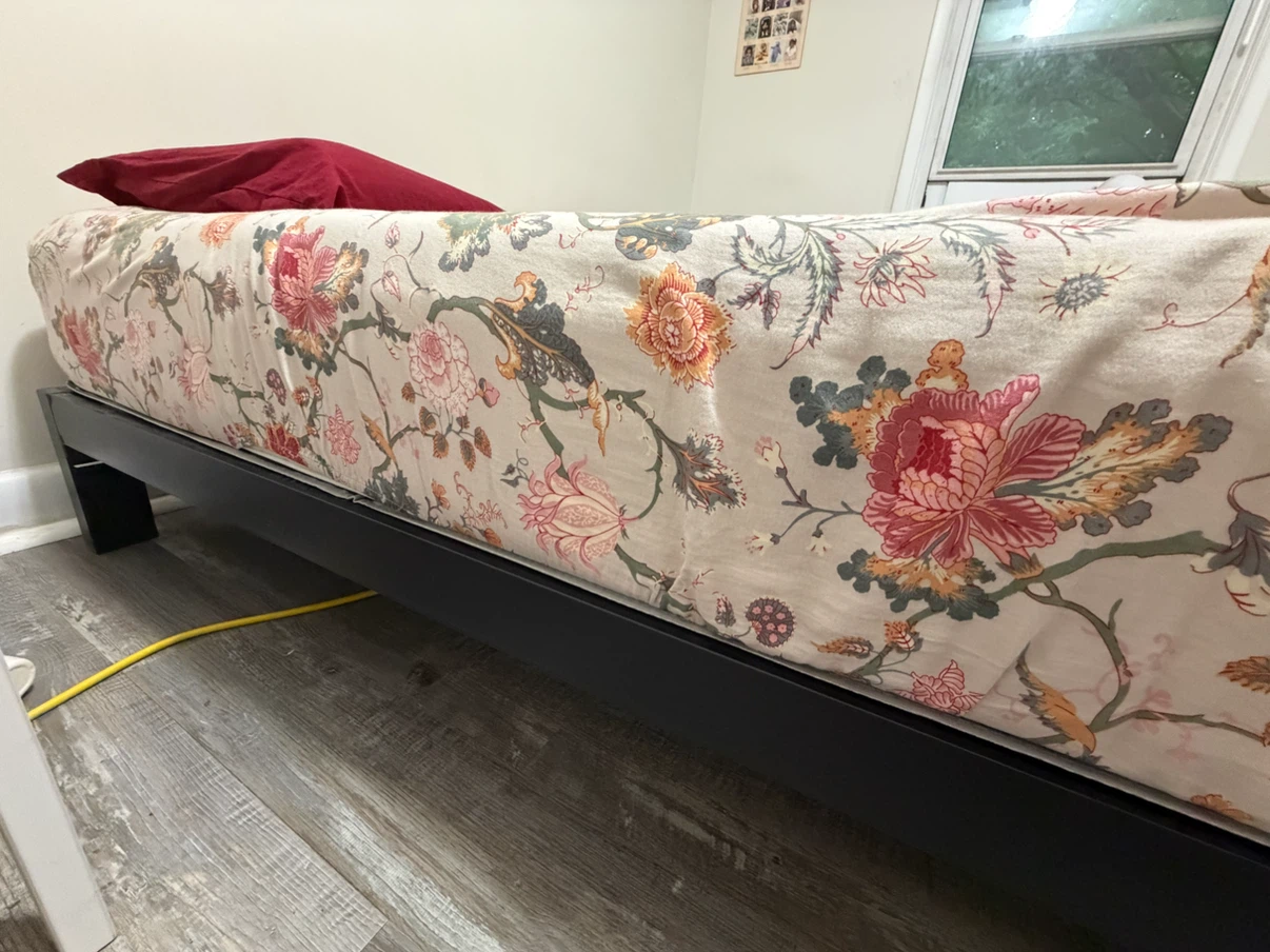 King size 10” Black Metal Bed Frame with Wooden Slats - photo 2