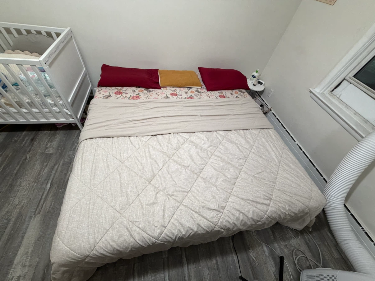 King size 10” Black Metal Bed Frame with Wooden Slats - photo 3