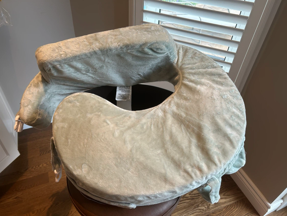 LIKE NEW BREST FRIEND NURSING PILLOW (SEE LISTING) - photo 2