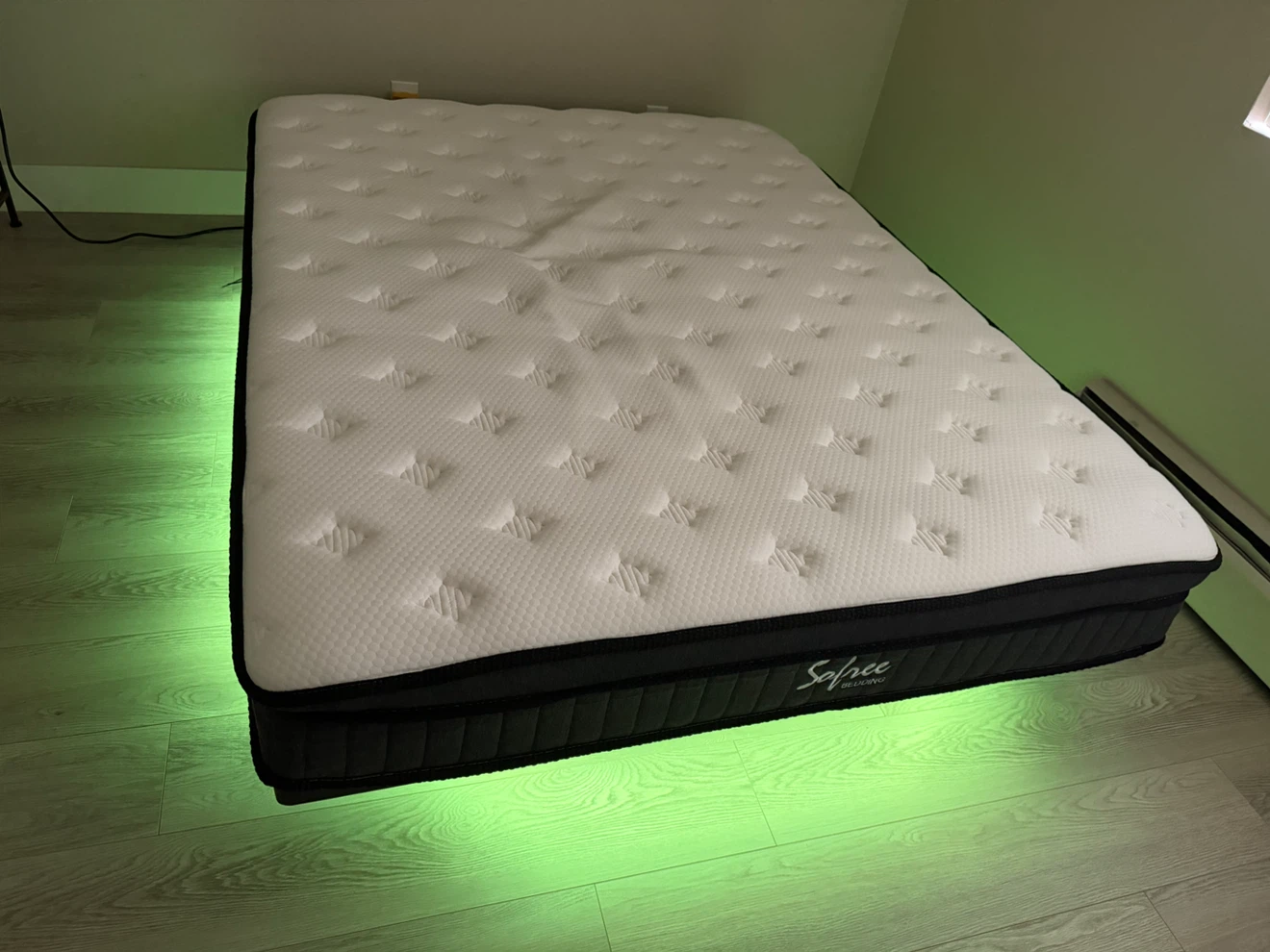 Floating Queen Bed w/LED Frame and Bedding - photo 2