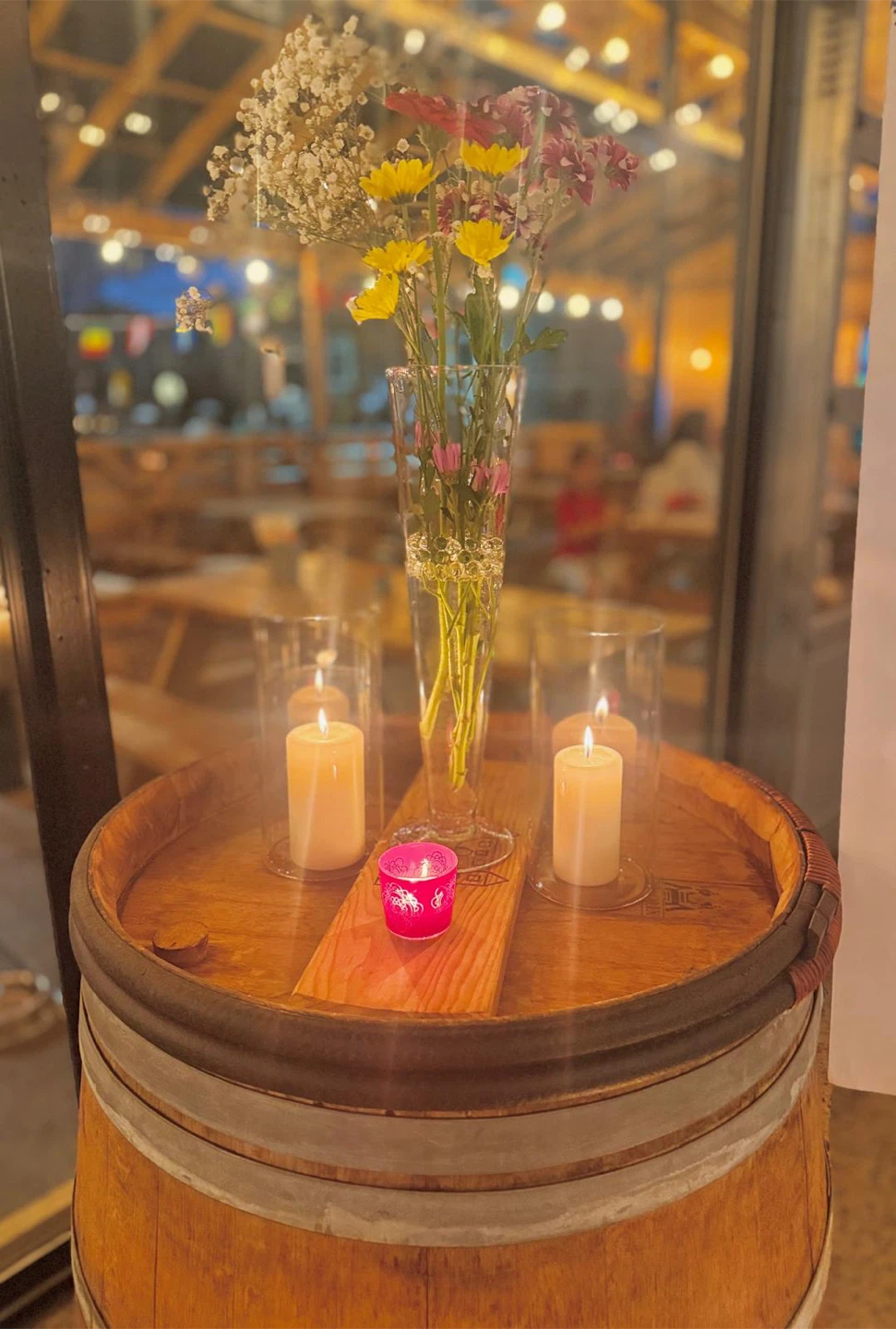 Wedding decor- Set of 4 Glass Cylinder Vases, 6 pillar candles