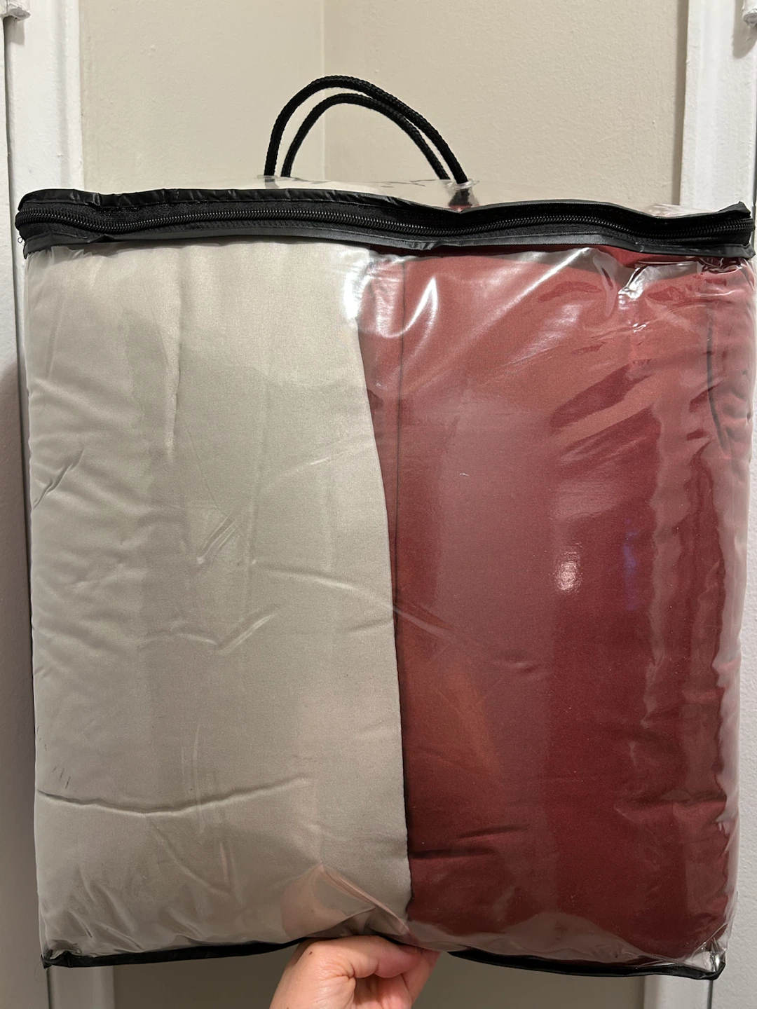 New 3-Piece Queen Reversible Comforter Set (2 Colors in 1!) - photo 2