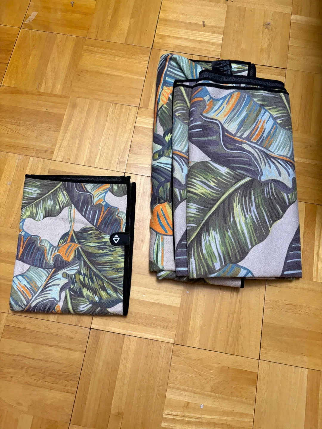 Travel Towel with Tropical Leaf Print