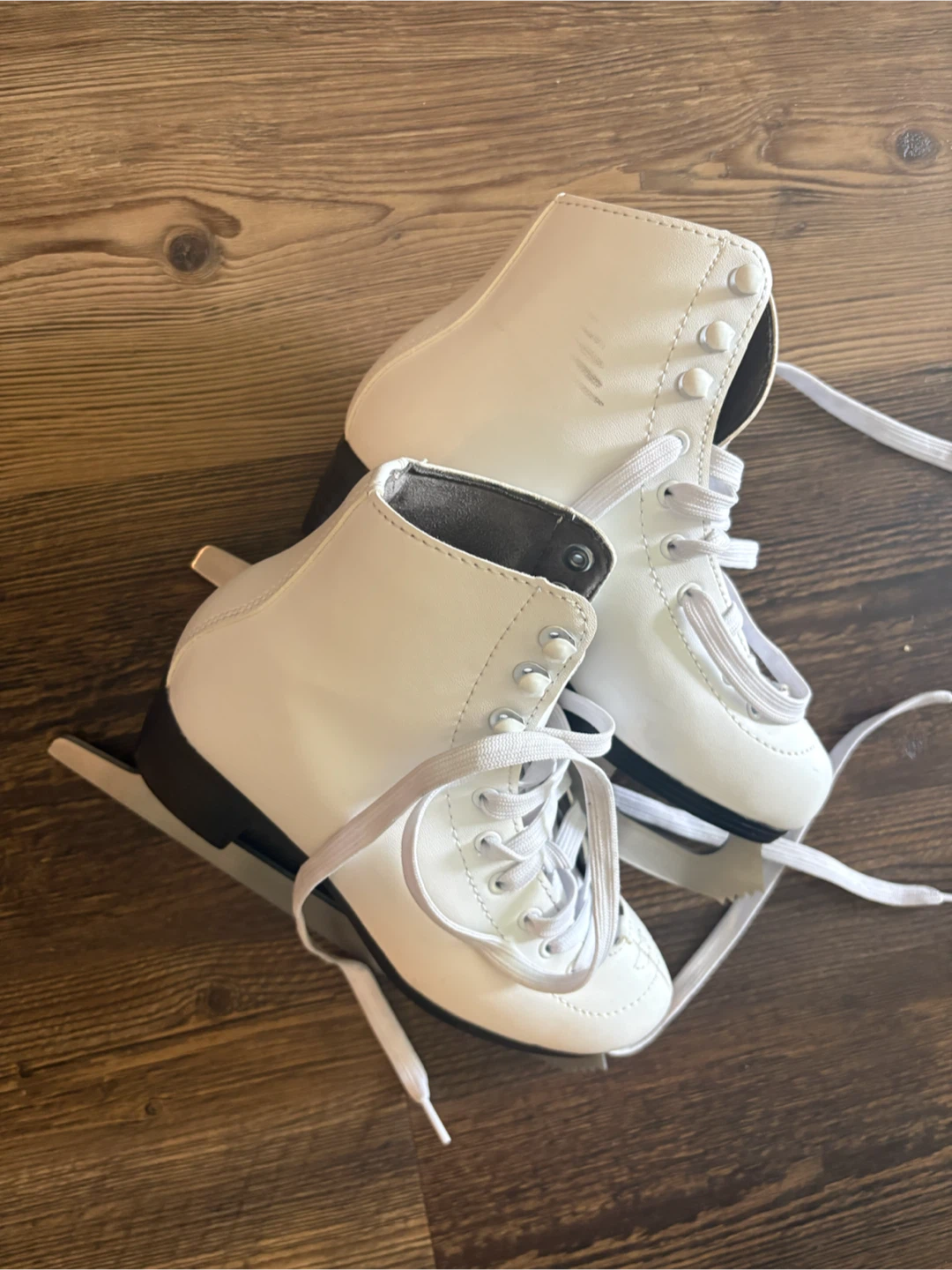 Figure Ice Skates (Size 220) with Pink Blade Guards