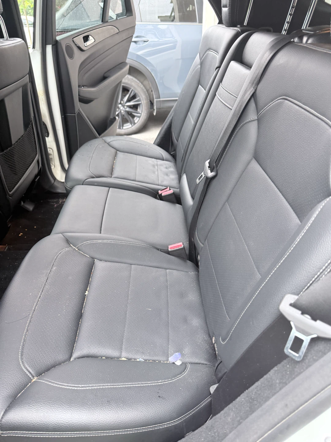 Mercedes-Benz SUV - photo 4