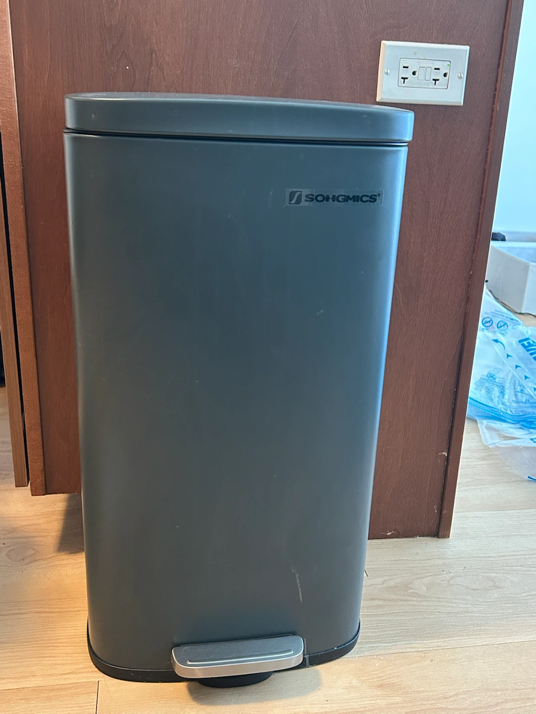 SONGMICS 13 Gallon Stainless Steel Step Trash Can
