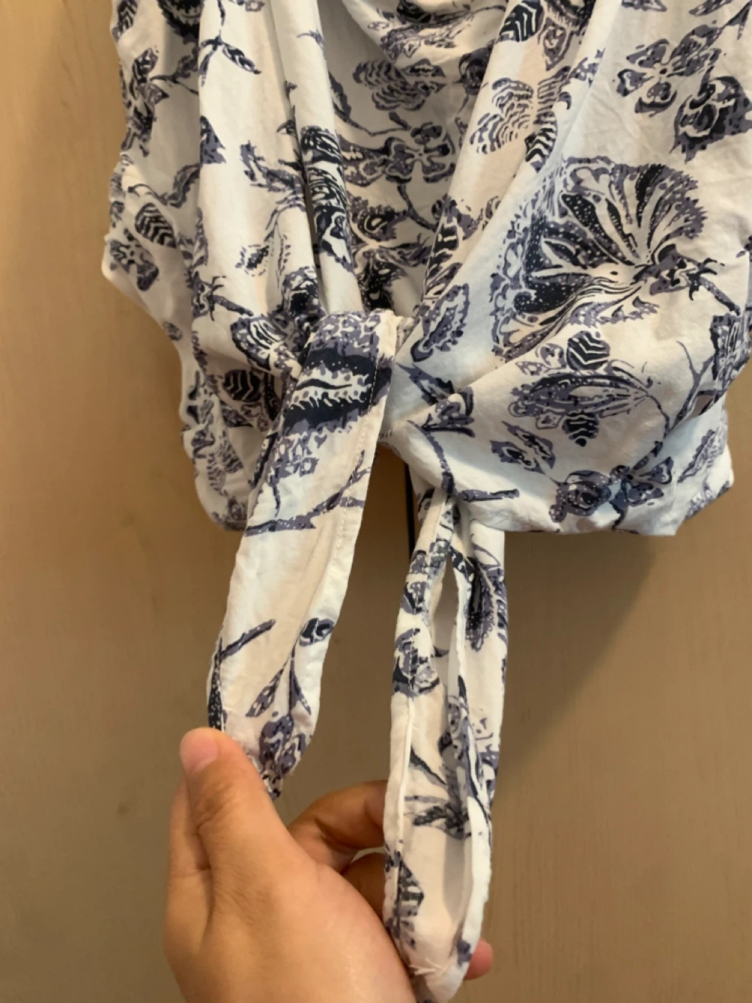 Size S Boho Navy & White Floral Cold-Shoulder Tie-Front Crop Top - photo 4