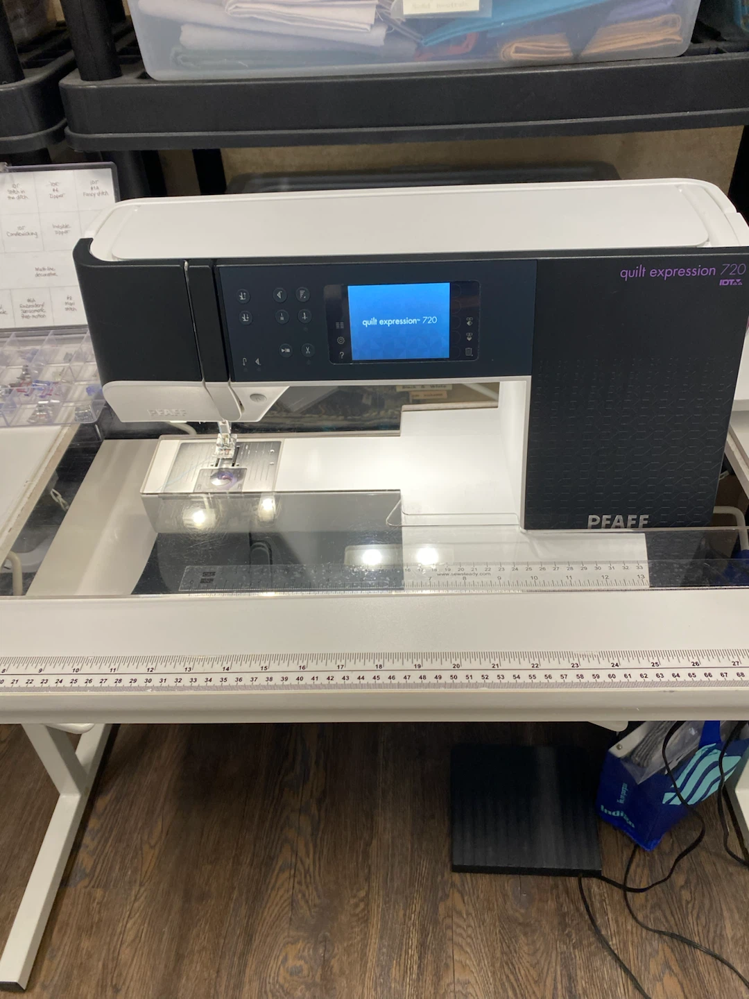 Pfaff Quilt Expression 720 Sewing Machine