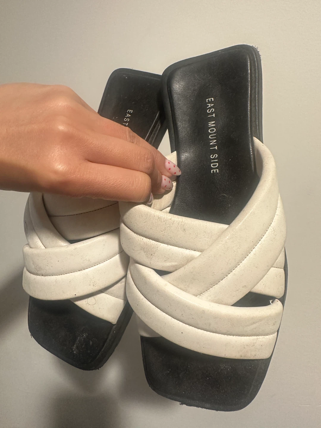 East Mount Side White Padded Strap Slides - photo 2