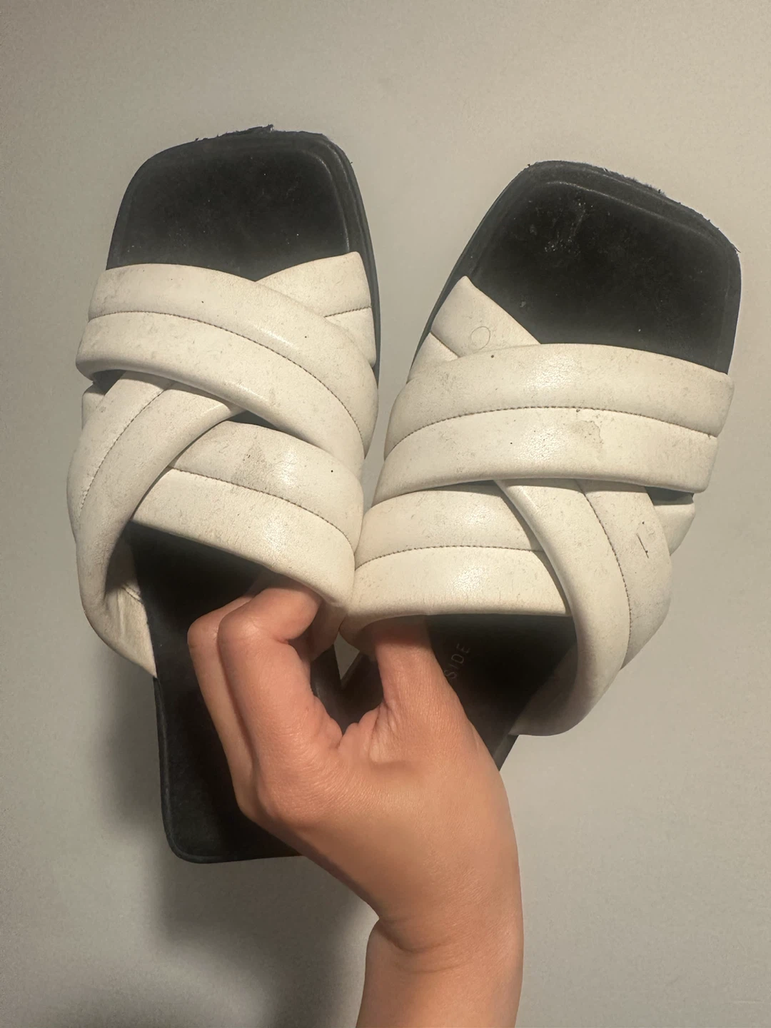East Mount Side White Padded Strap Slides - photo 4