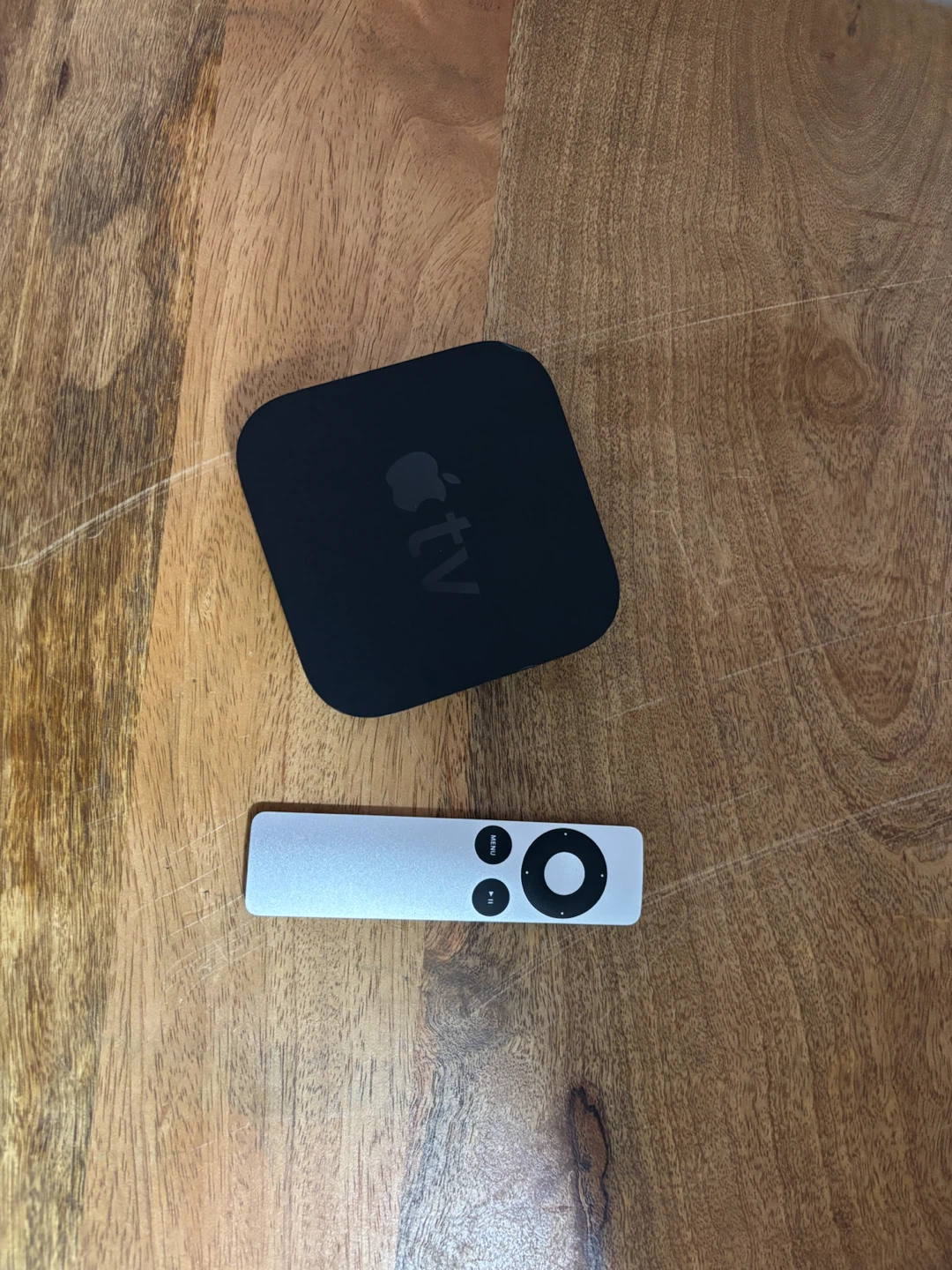Apple TV (3rd Generation) with Remote