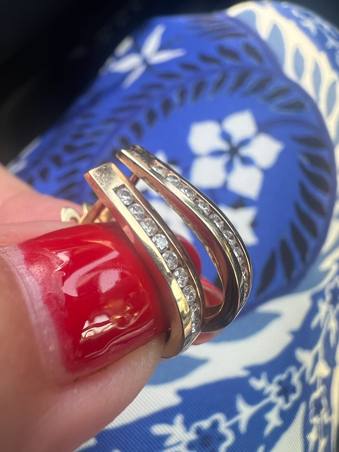 10K Gold Diamond Hoop Earrings - photo 3
