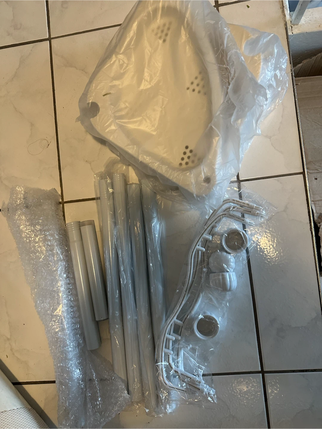 Brand new White Adjustable Tension Corner Shelf Unit - photo 3