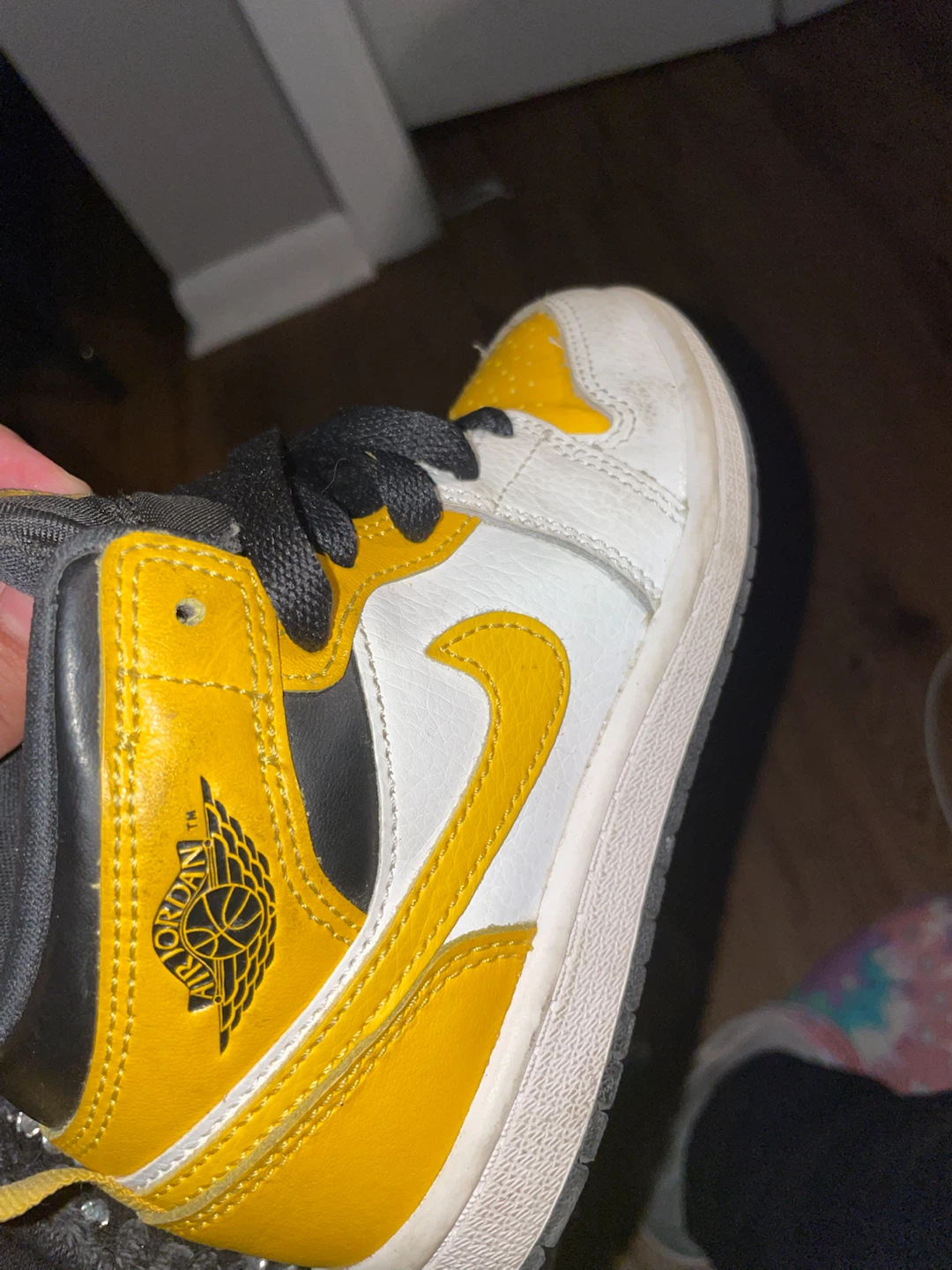 Jordan 1 Mid Youth Shoes Yellow White Black - photo 3
