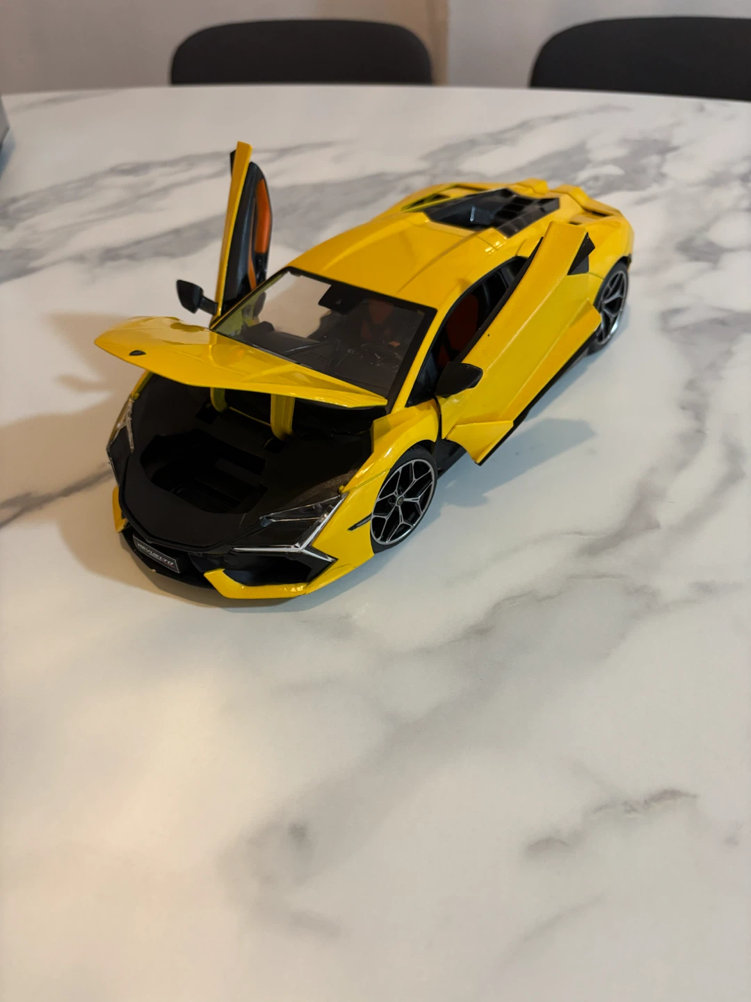 Yellow Lamborghini Model Car - photo 3