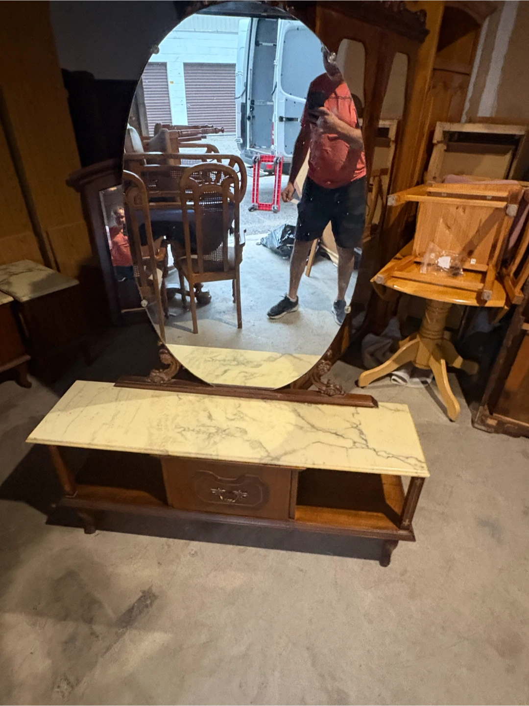 Free delivery used Antique Vanity Table with Mirror - photo 4
