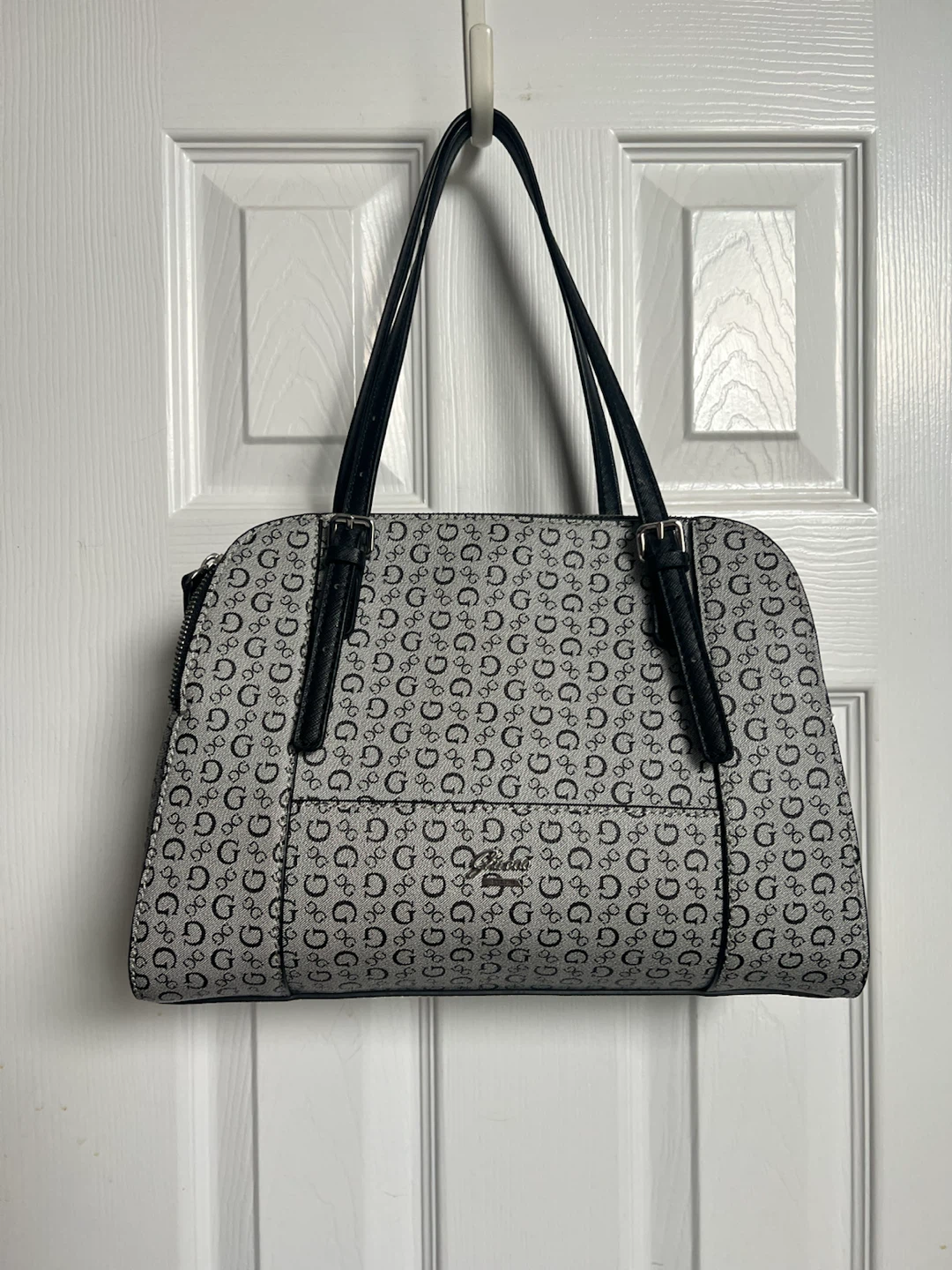 Like new Guess Handbag