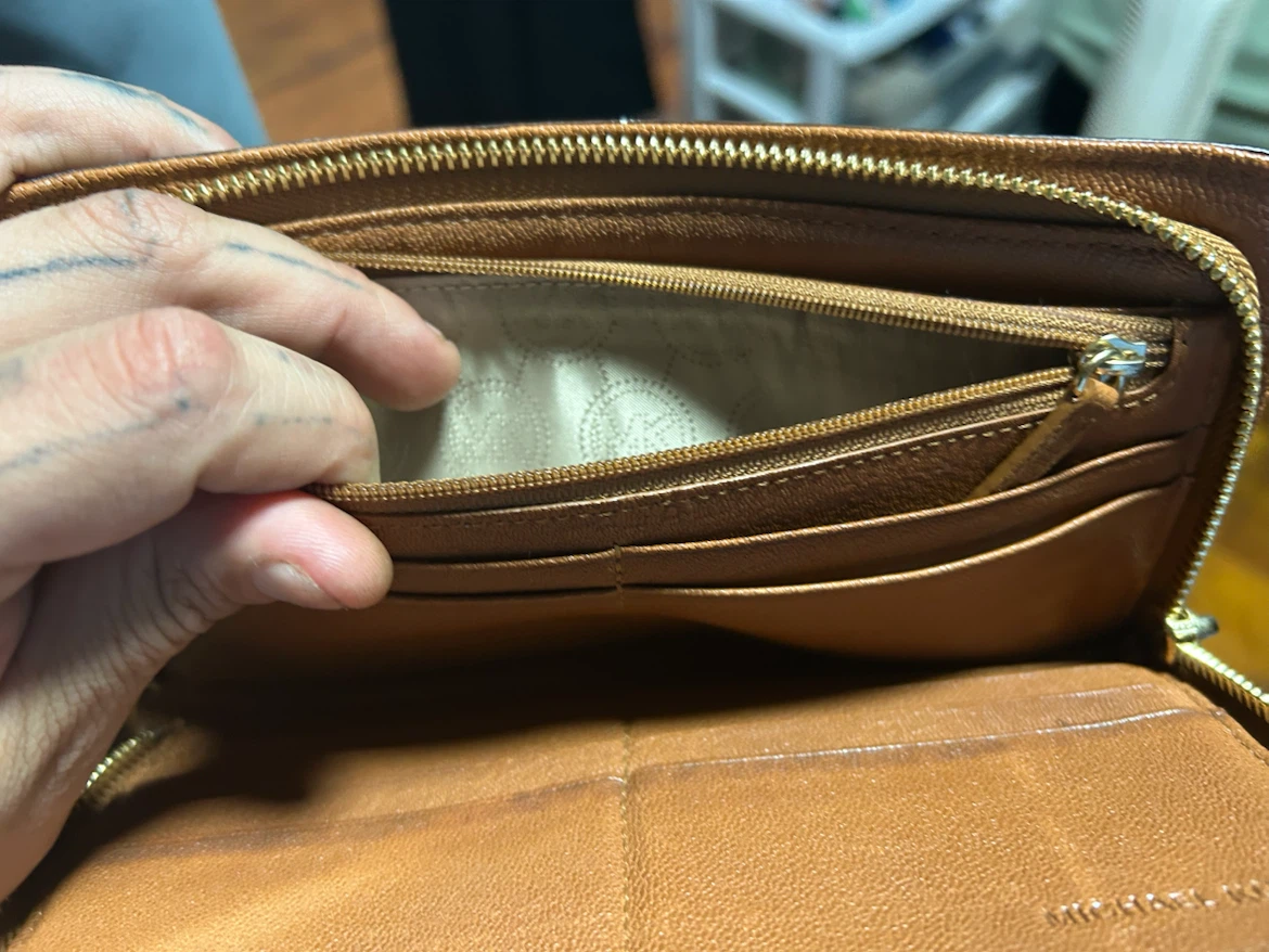 Michael Kors Brown Leather Wallet - photo 3