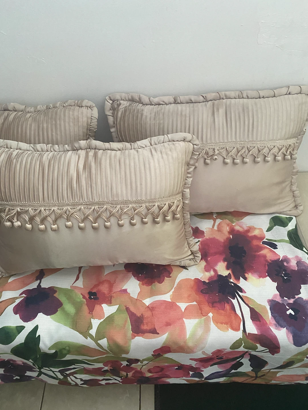Set of 3 decorative throw pillows Bombay brand - photo 2