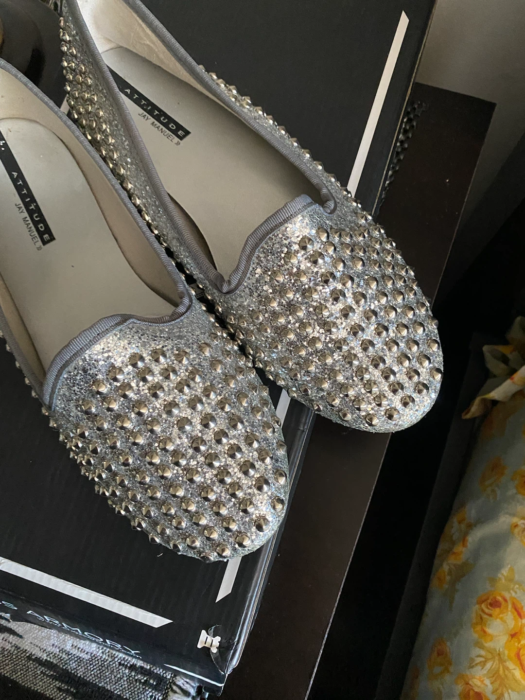 Attitude Jay Manuel Silver Studded flat shoes size 9Flats