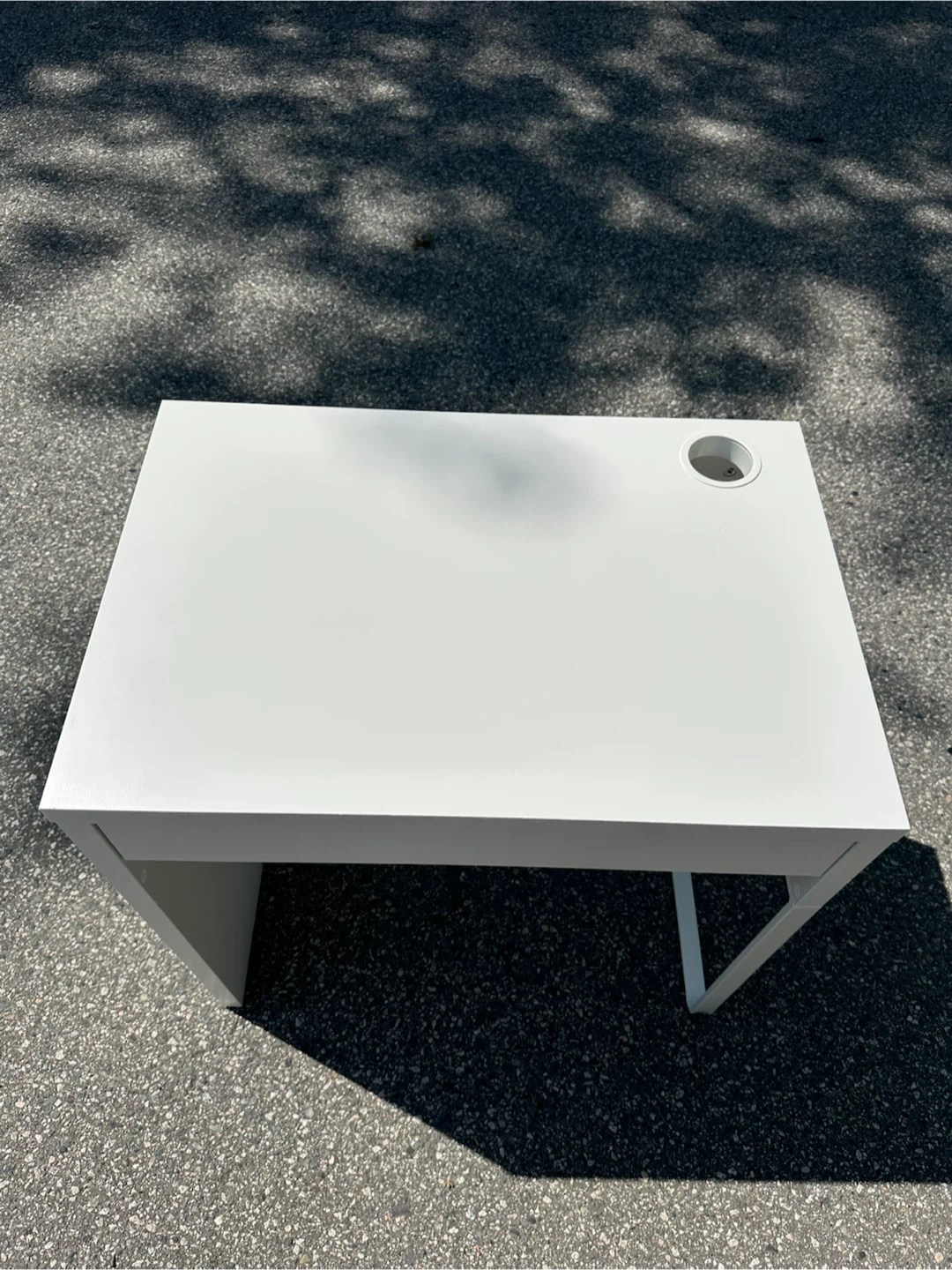 Like new Ikea Desk *Delivery available