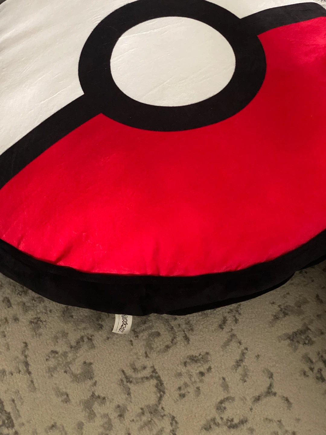 Pokemon Pokeball Plush floor cushion - photo 3