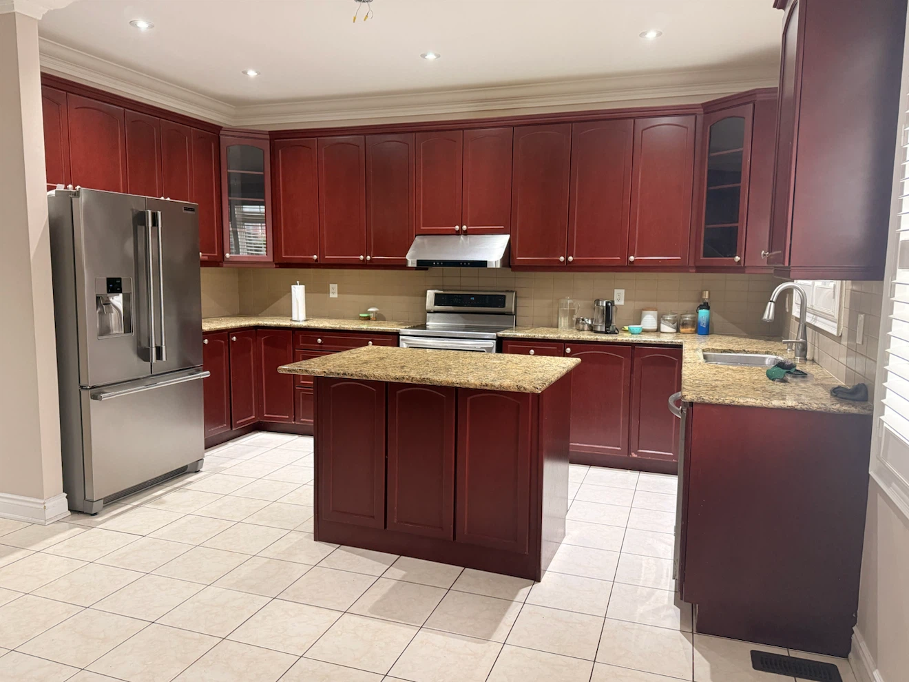 Kitchen Island and cabinets - photo 2