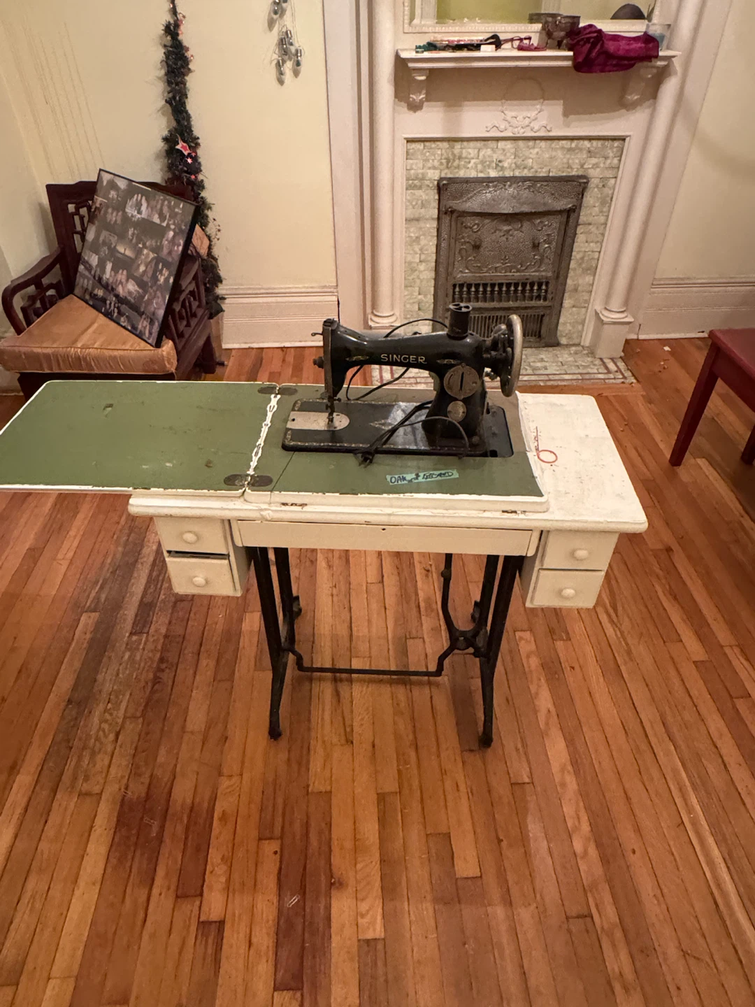 Vintage Singer Sewing Machine with Table