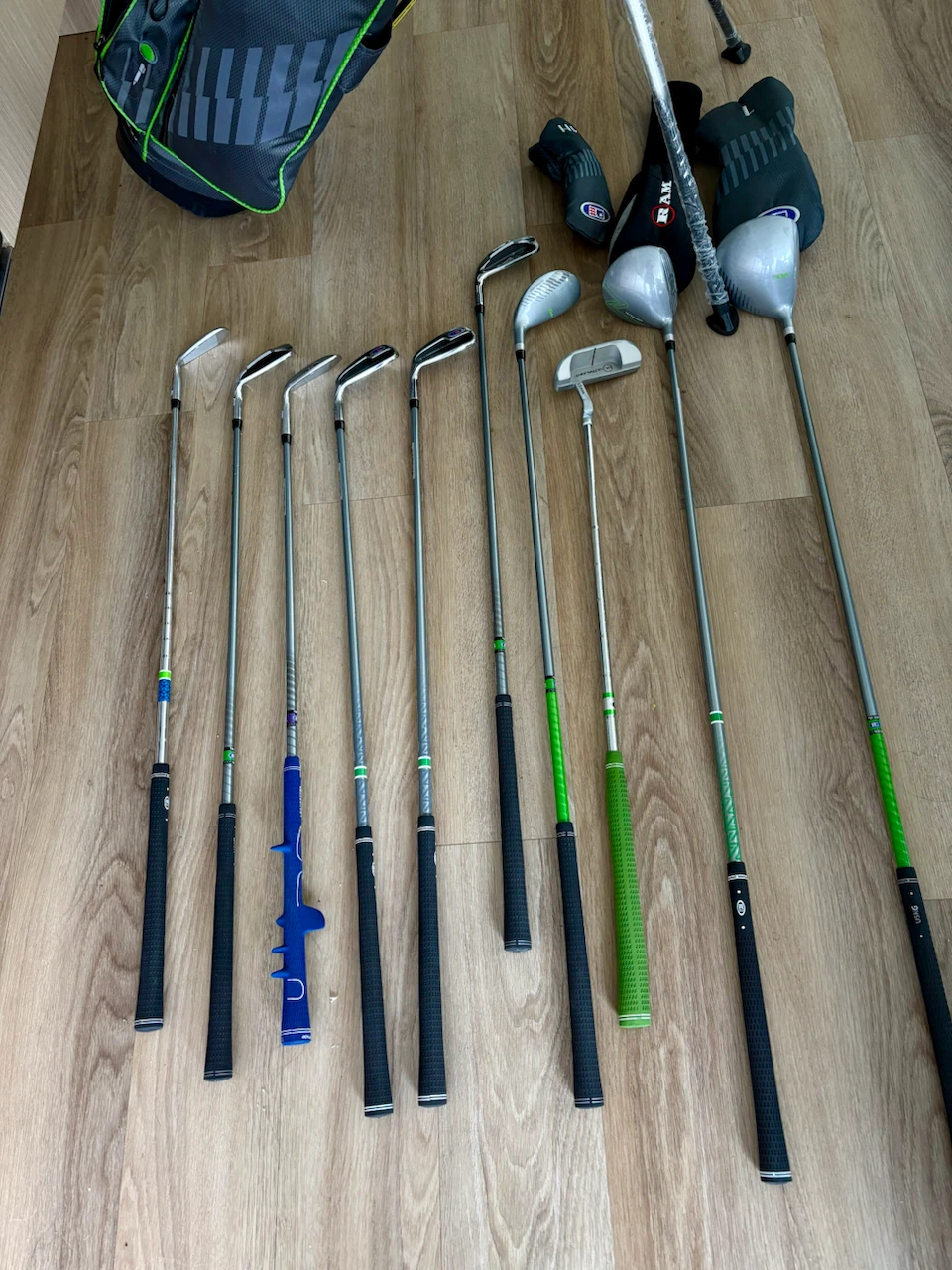 U.S. Kids Lefty’s Golf Clubs with Bag - photo 2