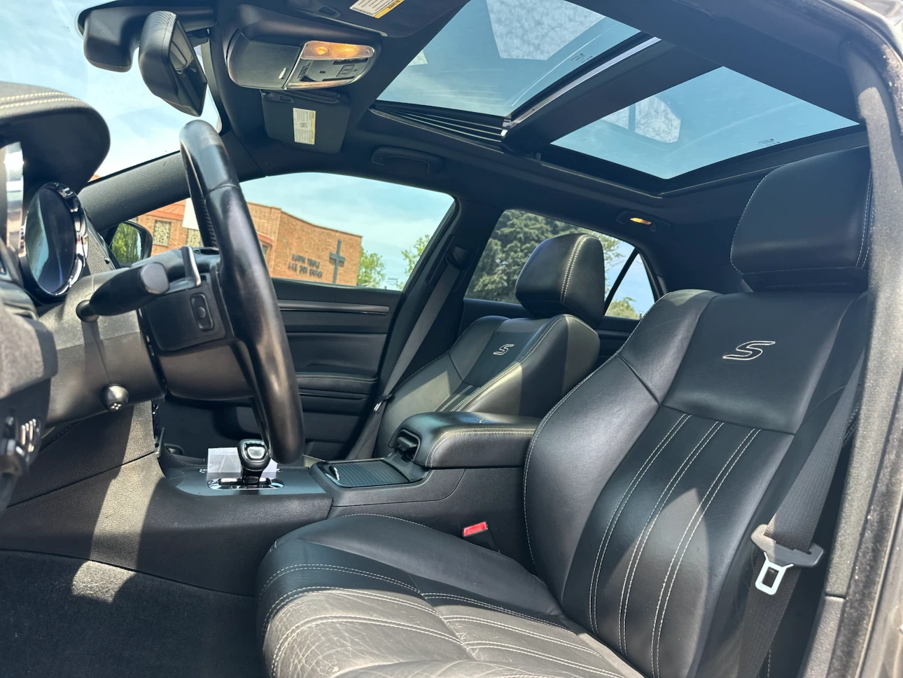 2012 Chrysler 300S - photo 5