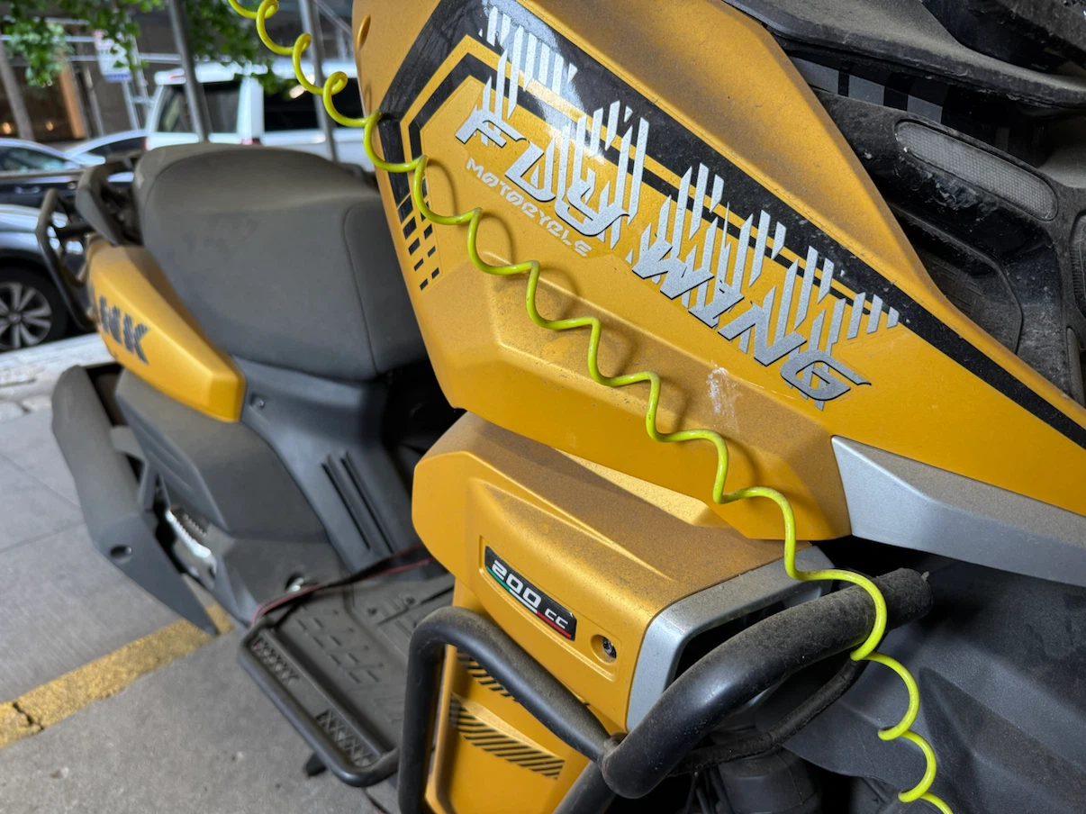 Yellow Fly Wing Motocycle 200cc